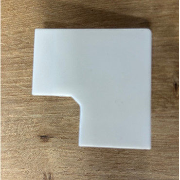 Cache angle blanc intérieur de fenêtre